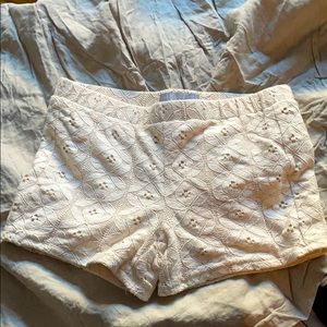 Cream Low waist lace shorts